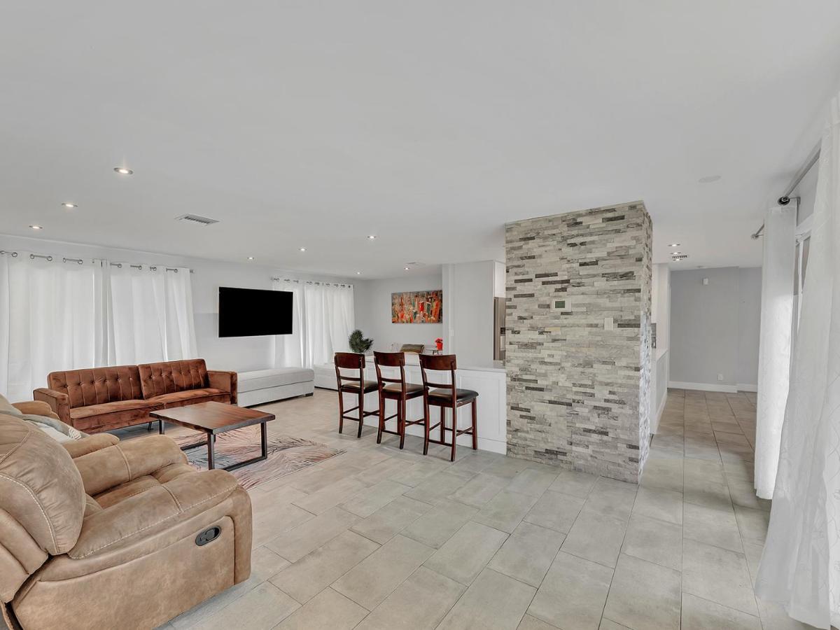 Supervilla - 3Br/2Ba - Pool - Walk To Beach ฮอลลีวูด ภายนอก รูปภาพ